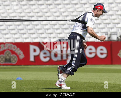 Cricket - Dritter Npower-Test - England gegen Pakistan - England Netze Session - erster Tag - das Brit Oval. Der englische Kapitän Andrew Strauss während der Nets-Sitzung im Brit Oval, London. Stockfoto
