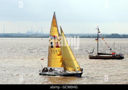 Cork Yacht geht heute beim Clipper Round the World Race auf dem River Humber in Hull auf die Ziellinie, nachdem sie ihre 35,000-Meilen-Challenge absolviert hat. Stockfoto