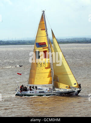 Cork Yacht geht heute beim Clipper Round the World Race auf dem River Humber in Hull auf die Ziellinie, nachdem sie ihre 35,000-Meilen-Challenge absolviert hat. Stockfoto