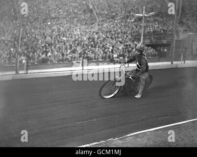 Jack Parker mit Geschwindigkeit während der British Speedway Riders Championship Stockfoto