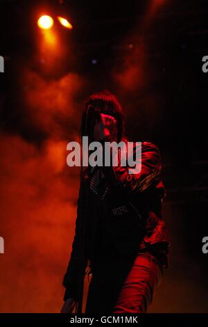 Julian Casablancas von The Strokes tritt während des RockNess Musikfestivals in der Nähe von Inverness, Schottland, auf. Bilddatum: Sonntag, 13. Juni 2010. Bildnachweis sollte lauten: Danny Lawson/PA Wire Stockfoto
