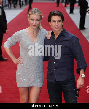 Knight and Day Premiere - London. Tom Cruise und Cameron Diaz kommen zur Premiere für den neuen Film Knight and Day im Londoner Odeon-Kino an. Stockfoto