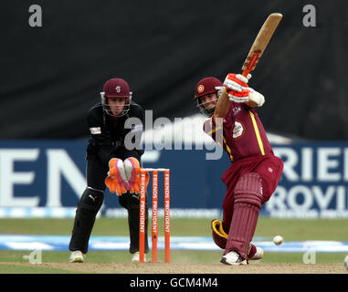 Cricket - Friends Provident Twenty20 - Viertelfinale - Somerset Sabers gegen Northamptonshire Steelbacks - The County Ground, Stephen Peters von Northamptonshire, schlägt beim Friends Provident t20 Quarter Final Match auf dem County Ground, Taunton, ein. Stockfoto