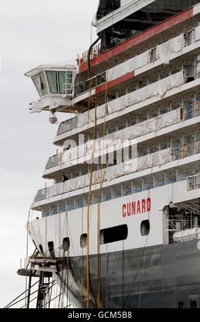 Ein allgemeiner Überblick über Cunards neues Kreuzschiff Queen Elizabeth auf der Fincantieri-Werft in Triest, Italien, am Freitag, den 30. Juli 2010, bevor sie im Oktober dieses Jahres in Dienst gestellt wird. Stockfoto