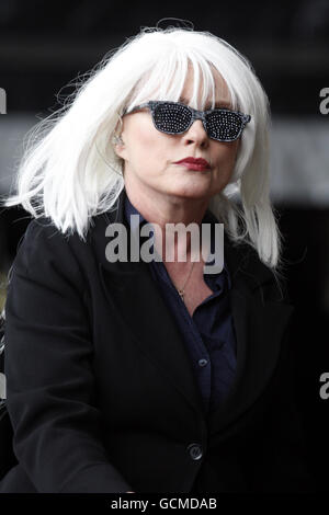 Debbie Harry von Blondie tritt während des RockNess Musikfestivals in der Nähe von Inverness, Schottland, auf. Bilddatum: Sonntag, 13. Juni 2010. Bildnachweis sollte lauten: Danny Lawson/PA Stockfoto
