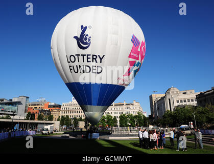 Olympia - National Lottery Heißluftballon über Manchester Stockfoto