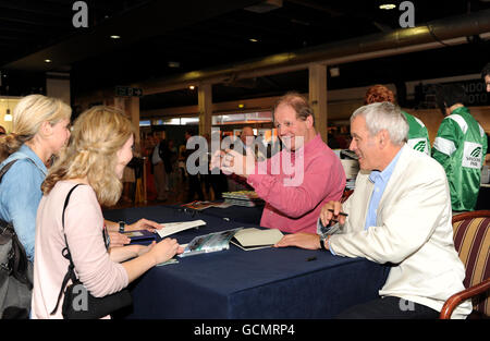 Pferderennen Sie - Vielfalt Club Day - Sandown Park Stockfoto