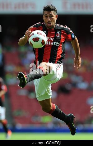 Fußball - Emirates Cup 2010 - AC Mailand gegen Olympique Lyonnais - Emirates Stadium Stockfoto