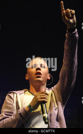 Underage Festival - London. Professor Green tritt im Victoria Park in Hackney, Ost-London, bei einem Festival für Jugendliche unter 18 Jahren auf. Stockfoto