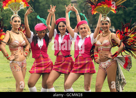 Edinburgh Festival Fringe Act die Lady Boys of Bangkok starten ihre neue Show im Big Top in den Meadows, Edinburgh. Stockfoto