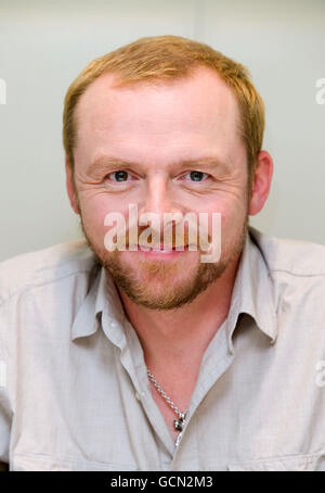 Simon Pegg Portraits - London. Simon Pegg lanciert sein neues Buch Nerd Do Well im Random House in London. Stockfoto