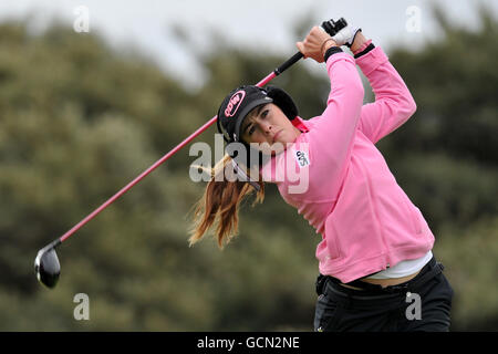 Die US-amerikanische Paula Creamer schlägt sich während der ersten Runde der Ricoh Women's British Open im Royal Birkdale Golf Club, Southport ab. Stockfoto