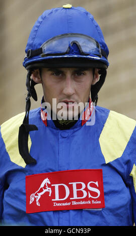 Pferderennen - The Lindley Catering Handicap Stakes - Chepstow Racecourse. Chris Catlin, Jockey Stockfoto