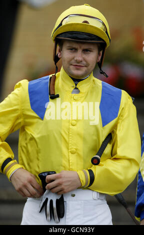 Pferderennen - The Lindley Catering Handicap Stakes - Chepstow Racecourse. Liam Jones, Jockey Stockfoto