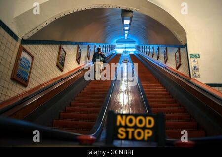 St. Anna-Tunnel, ein Fußgängertunnel unter dem Fluss Schelde. Antwerpen, Brüssel. Stockfoto