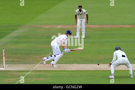 Cricket - Vierter Npower-Test - Tag drei - England - Pakistan - Lord's. Englands Alastair Cook Fledermäuse Stockfoto