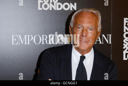 Giorgio Armani kommt im Emporio Armani an, als Teil von British Vogue's Fashion's Night Out, in London. Stockfoto