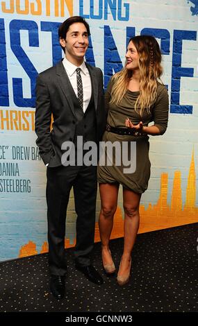 Drew Barrymore und Justin Long kommen zur Weltpremiere von Going the Distance im Vue Cinema, Leicester Square, London Stockfoto