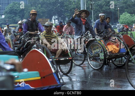 Riksha Taxifahrer Protest in der Innenstadt von Jakarta in Indonesien in Südostasien. Stockfoto