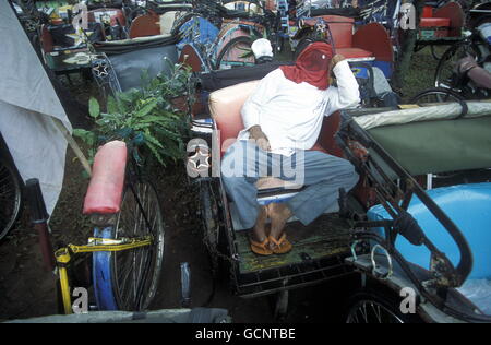 Riksha Taxifahrer Protest in der Innenstadt von Jakarta in Indonesien in Südostasien. Stockfoto