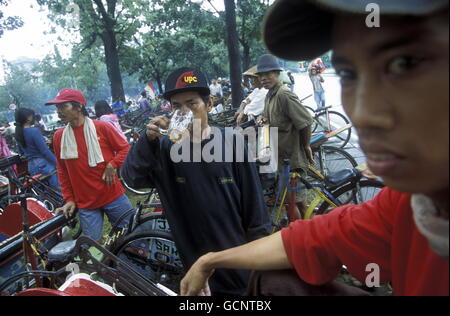 Riksha Taxifahrer Protest in der Innenstadt von Jakarta in Indonesien in Südostasien. Stockfoto