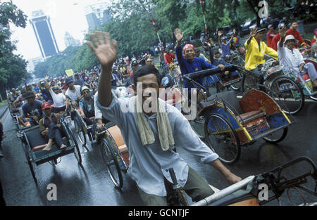 Riksha Taxifahrer Protest in der Innenstadt von Jakarta in Indonesien in Südostasien. Stockfoto