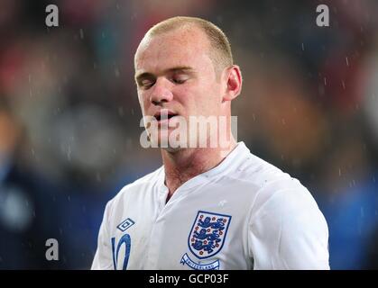 Der englische Wayne Rooney macht sich auf den Weg vom Feld Halbzeit Stockfoto