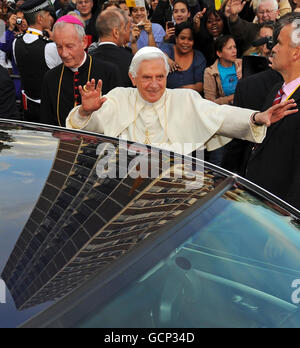 Papst Benedikt XVI. Bei einem Besuch in der Residenz des heiligen Petrus, am dritten Tag seines Staatsbesuchs in Großbritannien. Stockfoto