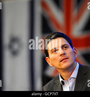 David Miliband spricht in Emmanuel Hall, Westminster Hall, London, an einer Kundgebung der Bewegung für den Wandel, als Teil seiner Kampagne, die Führung der Labour Party zu gewinnen. Stockfoto