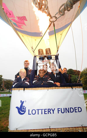 Olympia - National Lottery Heißluftballon über Sheffield Stockfoto