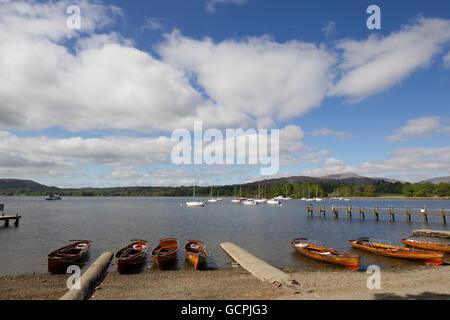 Waterhead Ambleside - Lake Windermere - traditionelle hölzerne Ruderboote zu mieten Stockfoto