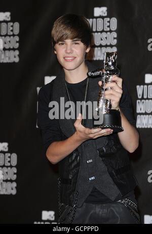 Video Music Awards 2010 - Pressebereich - Los Angeles. Justin Bieber Backstage bei den MTV Video Music Awards 2010, Nokia Theater, Los Angeles, USA. Stockfoto