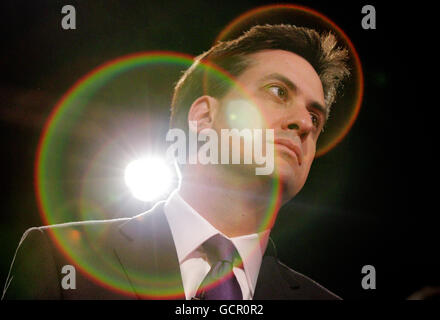 Ed Miliband gewinnt den Wettbewerb um die Führung der Labour Party auf der Labour Party Konferenz in Manchester. Stockfoto