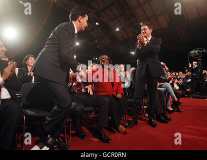 Ed Miliband gewinnt den Wettbewerb um die Führung der Labour Party auf der Labour Party Konferenz in Manchester. Stockfoto