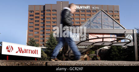 Das Schild am Glasgow Marriott Hotel in der Argyle Street, wo der NHS Greater Glasgow und die Clyde's Public Health Protection Unit den vermuteten Ausbruch des Norovirus-Virus untersuchen. Stockfoto