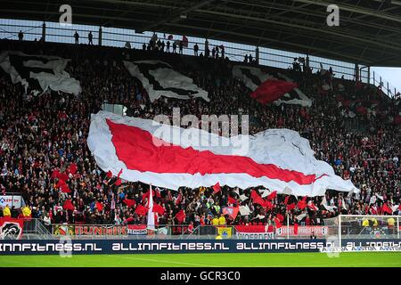 Fußball - UEFA Europa League - Gruppe K - FC Utrecht / Liverpool - Stadion Galgenwaard. Gesamtansicht der FC Utrecht Fans in den Tribünen Stockfoto