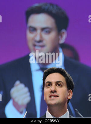 Der neu ernannte Labour-Vorsitzende Ed Miliband hält heute in Manchester seine erste Rede auf der Labour Party-Konferenz als Vorsitzender. Stockfoto