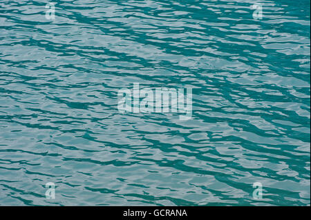 Wasser-Muster in Lake Louise, Banff Nationalpark, Alberta, Kanada Stockfoto