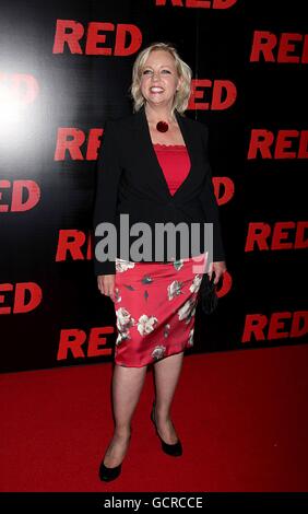 Deborah Meaden kommt zur UK-Premiere von Red in der Royal Festival Hall, London. Stockfoto