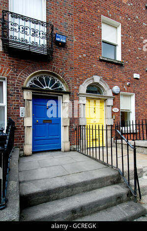 Türen von Georgian House in Eccles Street, Dublin, berühmt geworden durch James Joyce in Ulysses Stockfoto