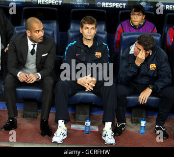 (Links-rechts) Josep Guardiola, Managerin von Barcelona, Tito Vilanova, Assistenzmanagerin und Torwarttrainer Carles Busquets Stockfoto