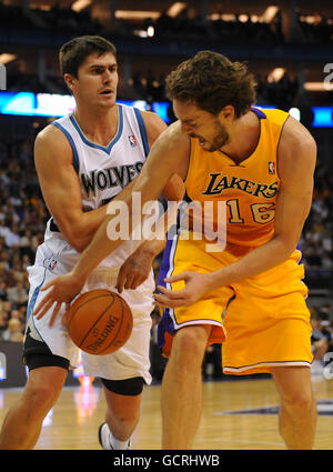 Basketball - NBA --Pre Season Tour - Minnesota Timberwolves V LA Lakers - O2-Arena Stockfoto