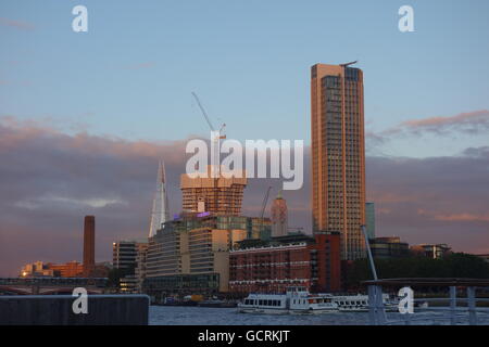 London Skyline bei Sonnenuntergang, UK Stockfoto