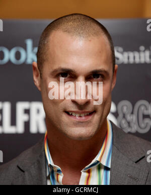 Nigel Barker Signierstunde - London Stockfoto