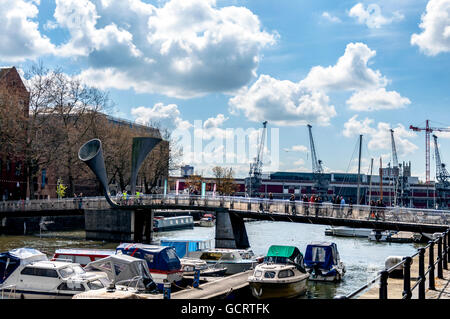 Pero Brücke, eine Fußgängerzone Klappbrücke, die überspannt St Augustine Reach im Hafen von Bristol, Bristol, England, UK Stockfoto