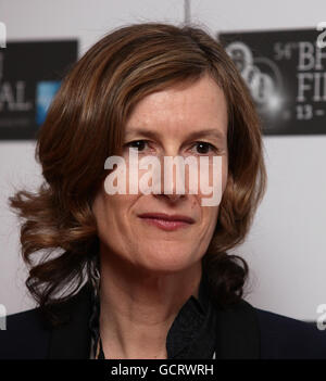 Die Regisseurin des Films Joanna Hogg besucht die Premiere von Archipelago im Vue Kino, London, gezeigt im Rahmen des 54. BFI London Film Festival. Stockfoto