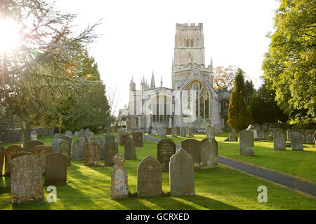 Die Kirche St. Peter und St. Paul, in der Prinz William und Kate Middleton an der Hochzeit ihrer Freunde Harry Mead und Rosie Bradford im Dorf Northleach, Gloucestershire, teilnahmen. Stockfoto