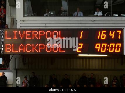 Fußball - Barclays Premier League - Liverpool / Blackpool - Anfield. Ein Blick auf den Anzeiger nach dem letzten Pfiff. Stockfoto