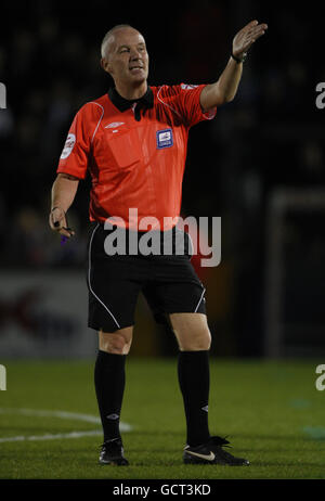 Fußball - Johnstones Paint Trophy - südlicher Abschnitt - zweite Runde - Bristol Rovers gegen Aldershot Town - Memorial Stadium. Phil Gibbs, Schiedsrichter Stockfoto