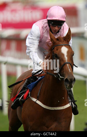 Jockey William Buick auf Samuel während des Doncaster Cup Stockfoto